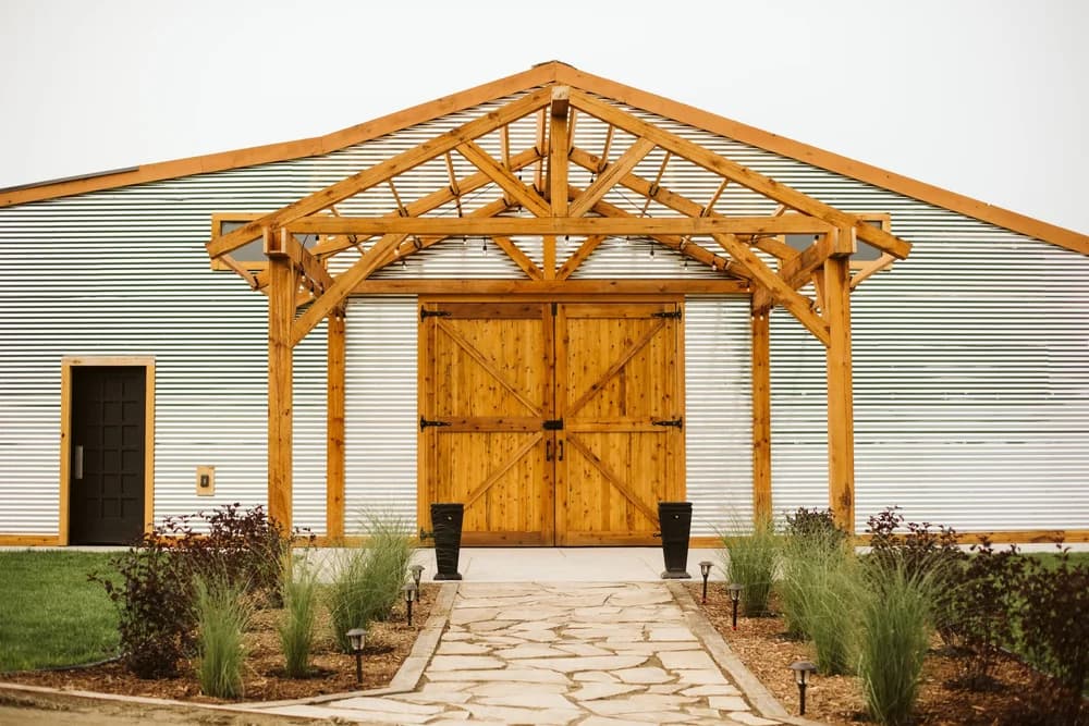 Little Lazy Lodge+Wedding Venue 1