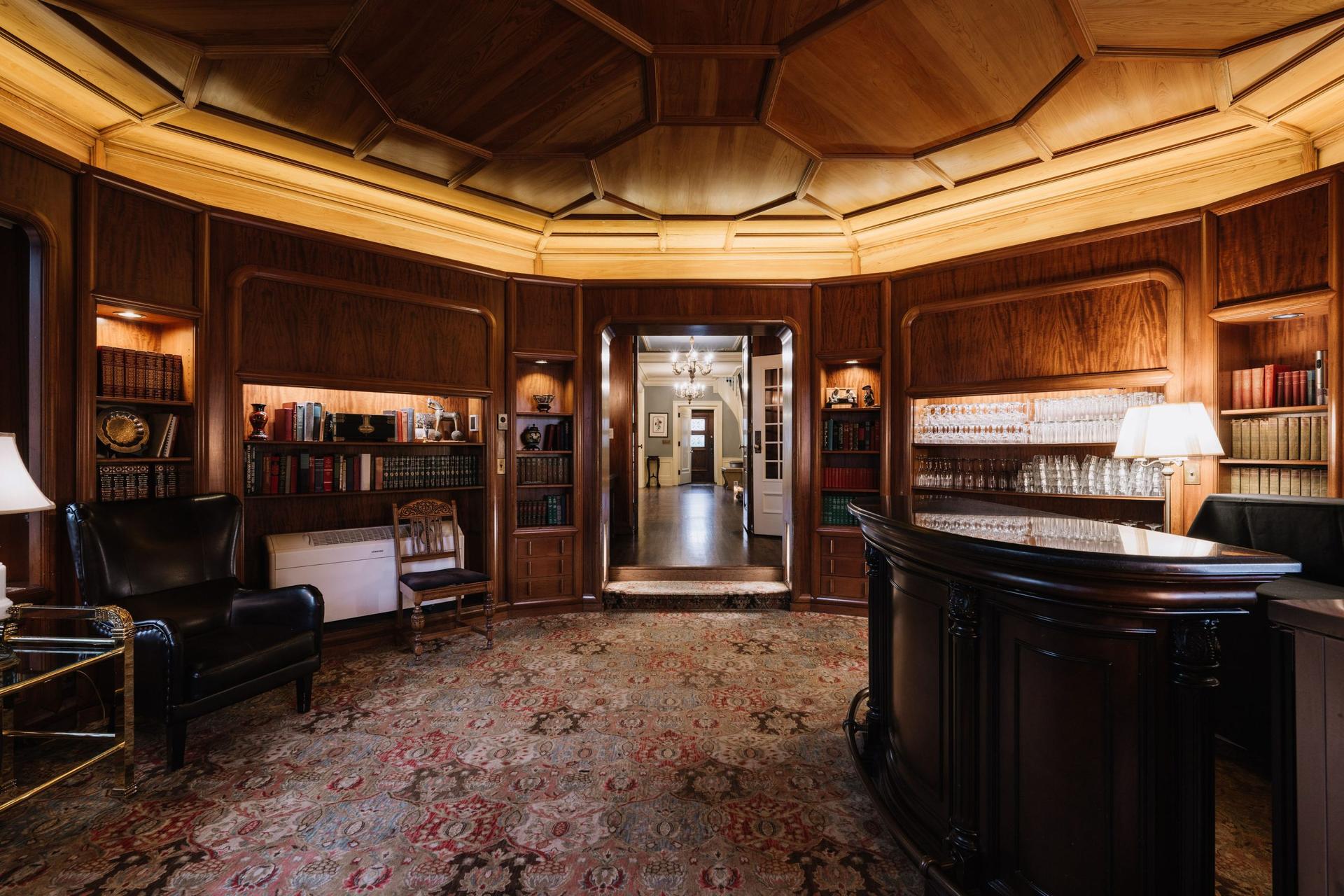 St. Paul College Club 5